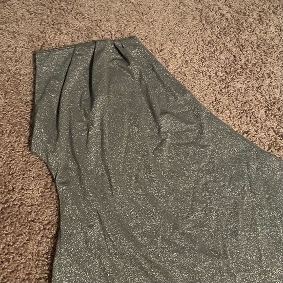 🛑Ann Taylor One Shoulder Ruched Top🛑 - Picture 3 of 4